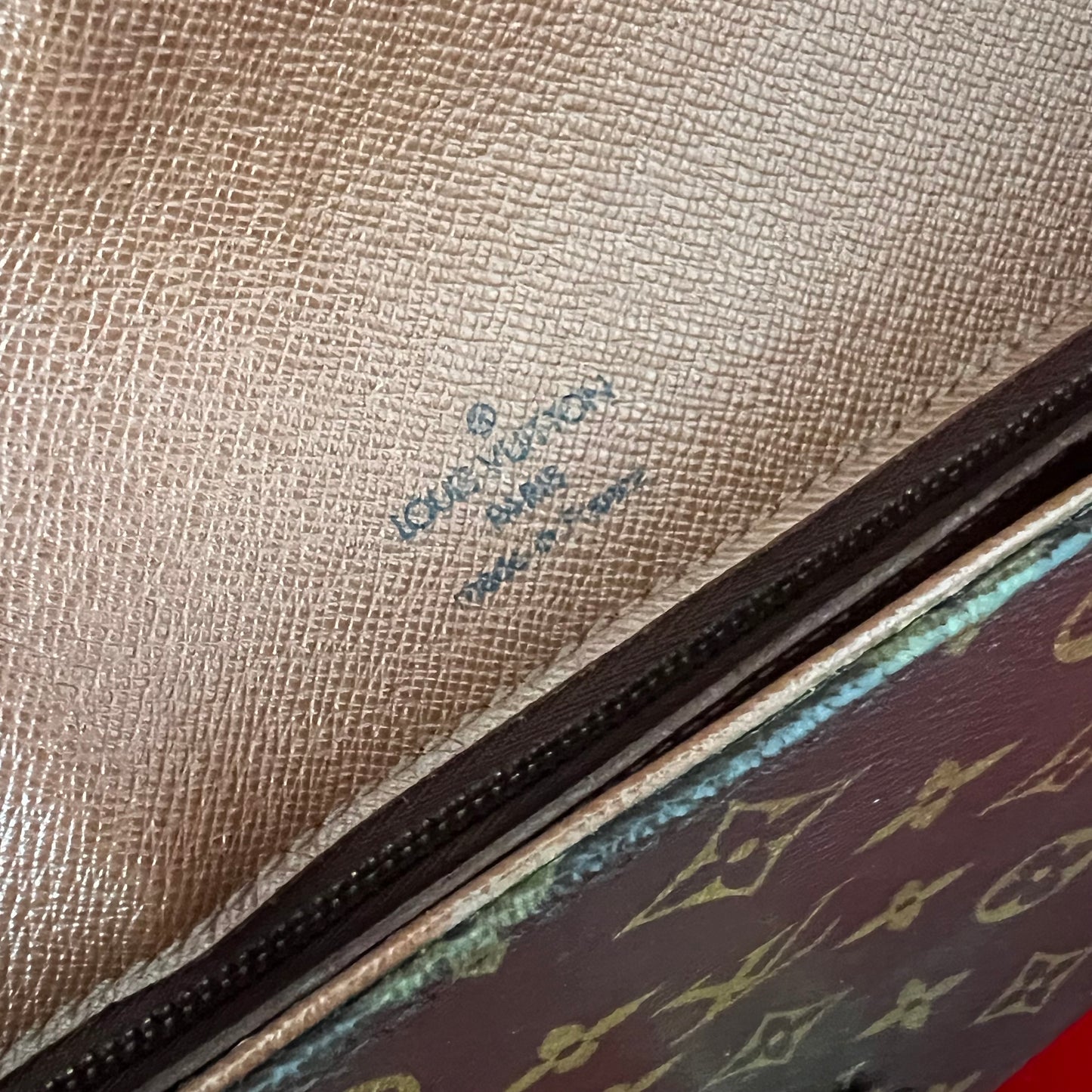 LOUIS VUITTON Chantilly Crossbody Bag