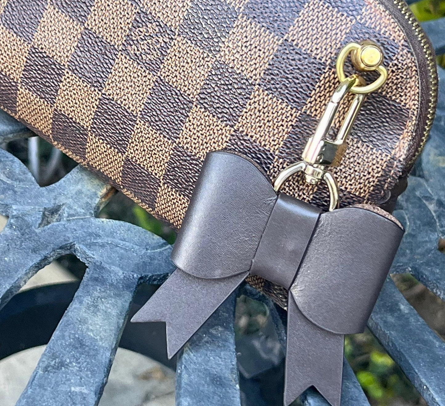 BOW BAG CHARM Dark Brown Ebene