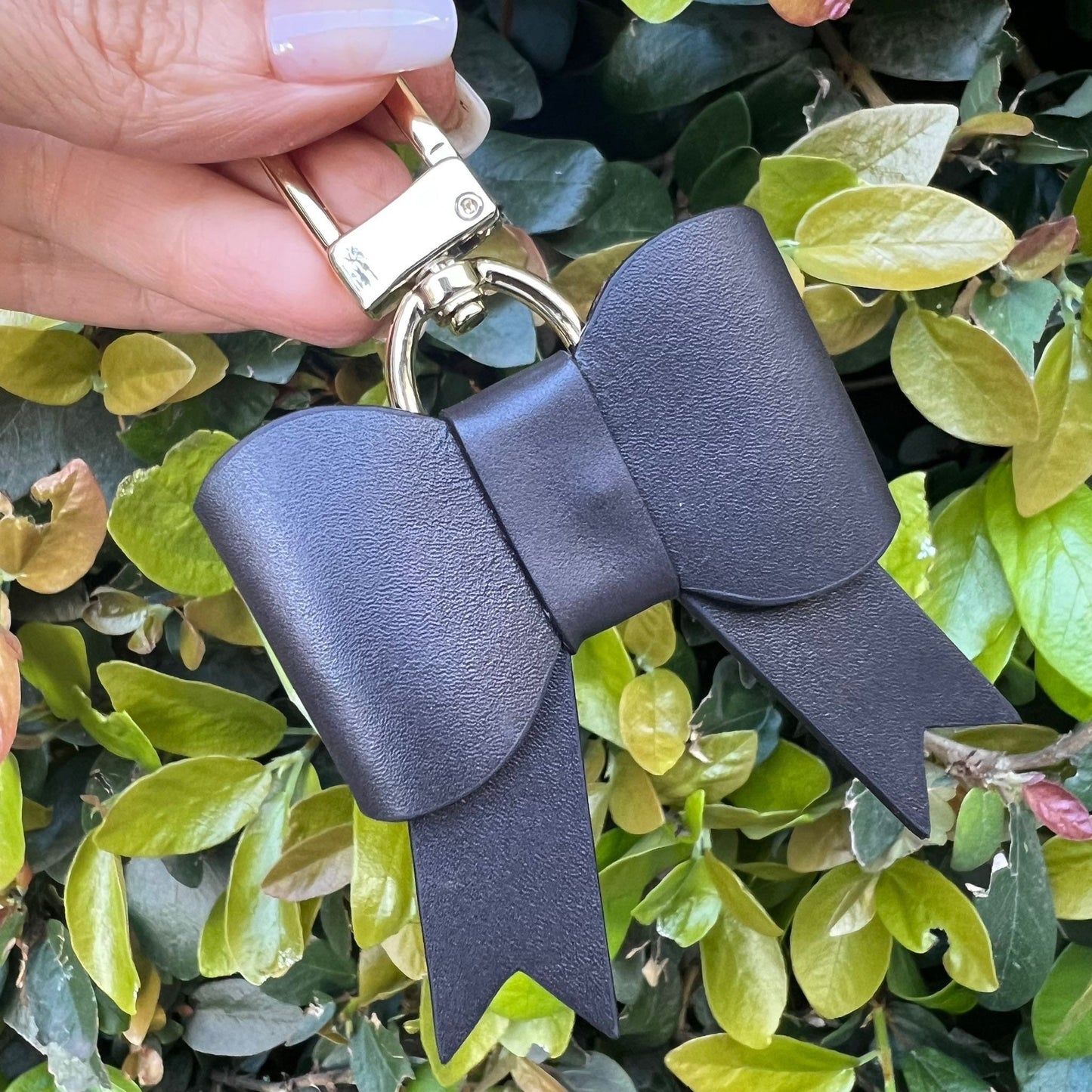 BOW BAG CHARM Dark Brown Ebene