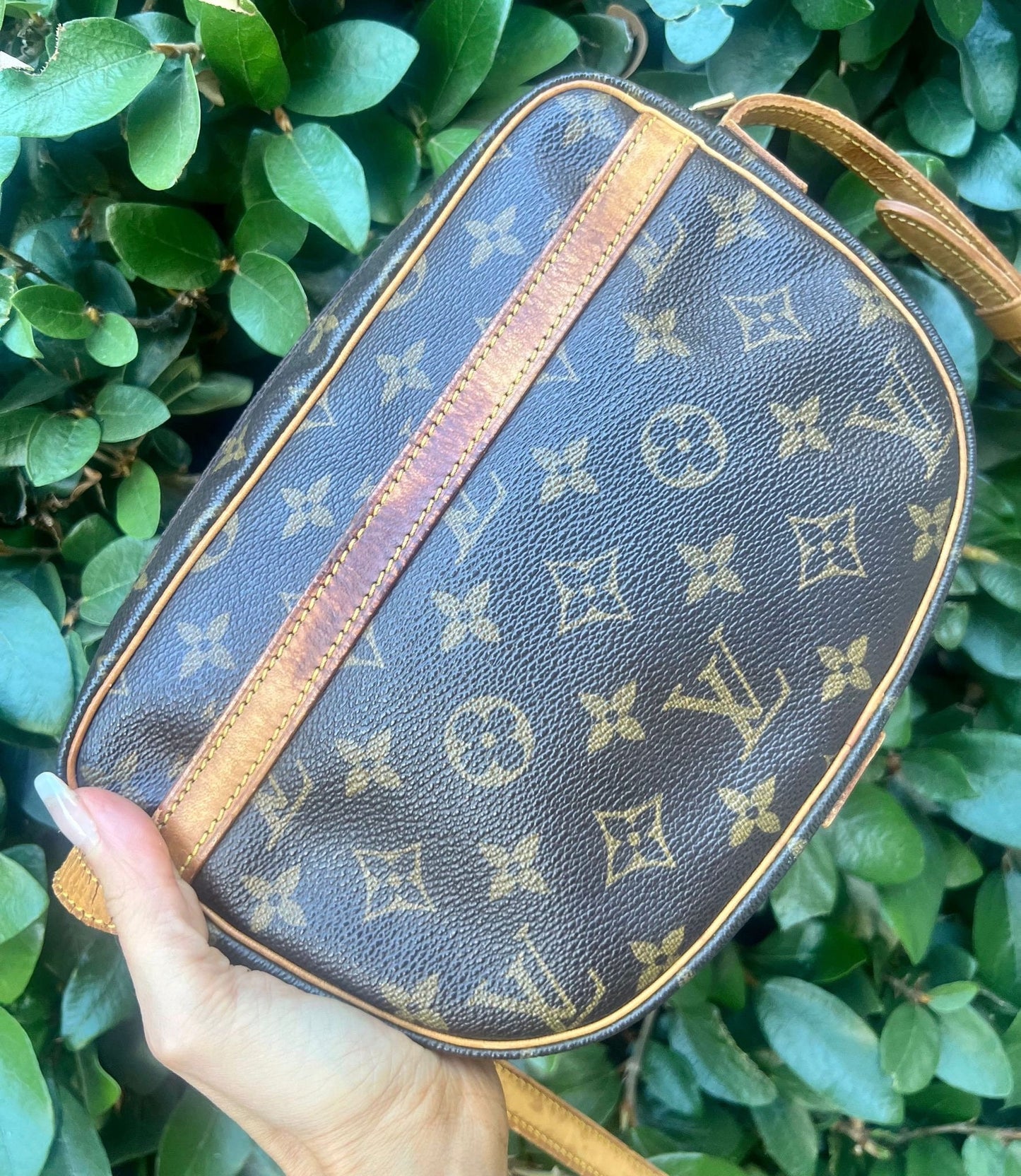 LOUIS VUITTON Jeune Fille Crossbody / Shoulder Bag