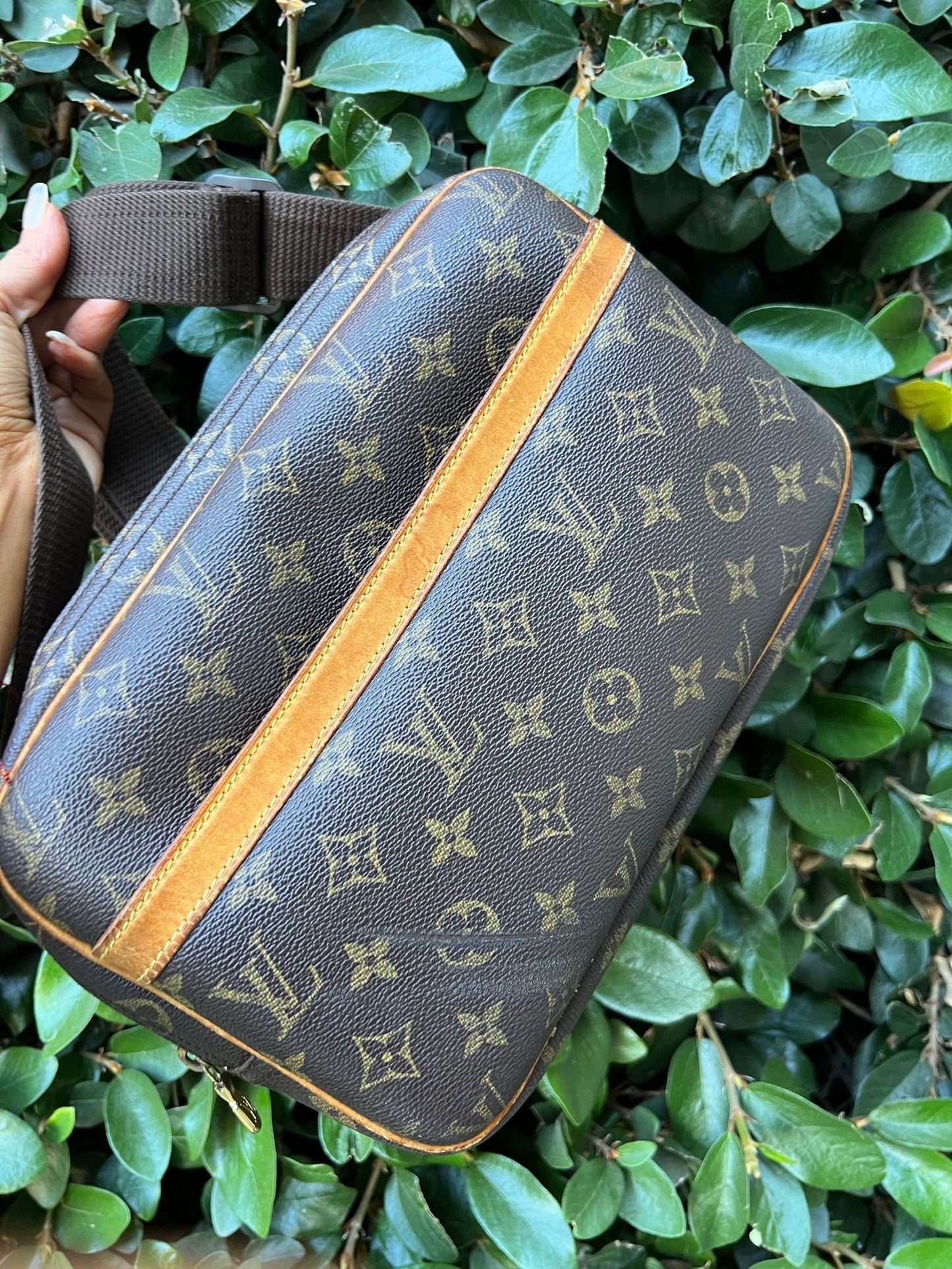 LOUIS VUITTON Reporter PM Bag