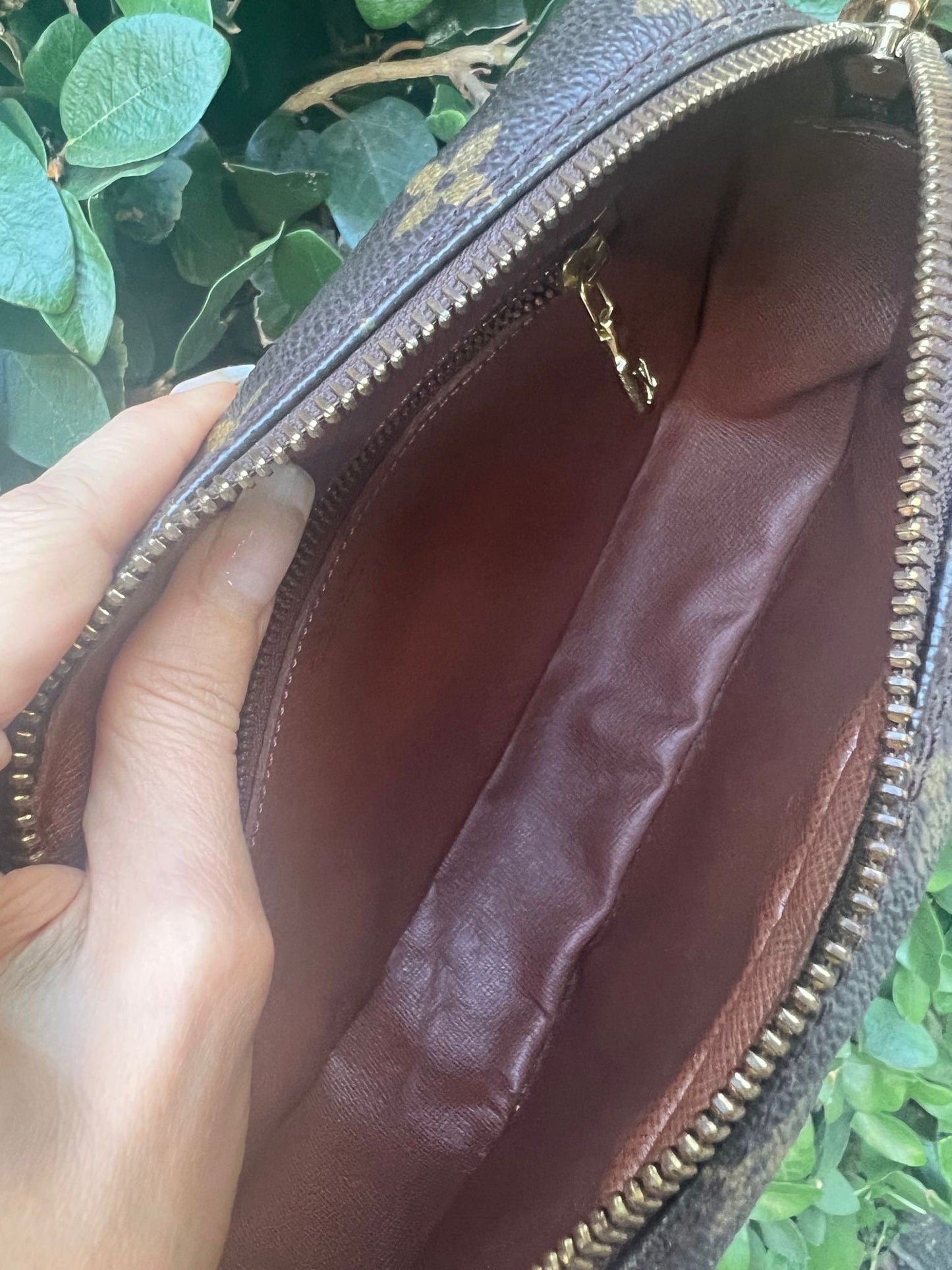 LOUIS VUITTON Jeune Fille Crossbody / Shoulder Bag