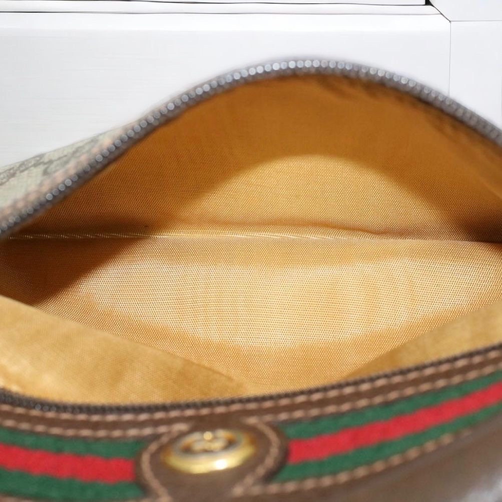 GUCCI Sherry Line Crossbody Bag