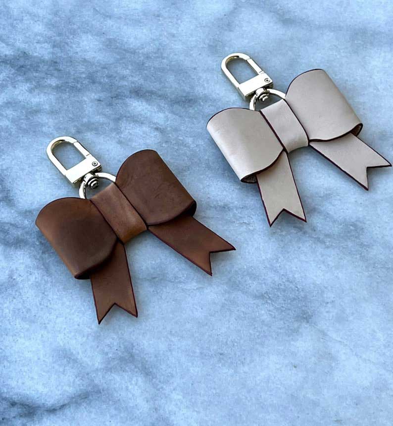 BOW BAG CHARM Natural