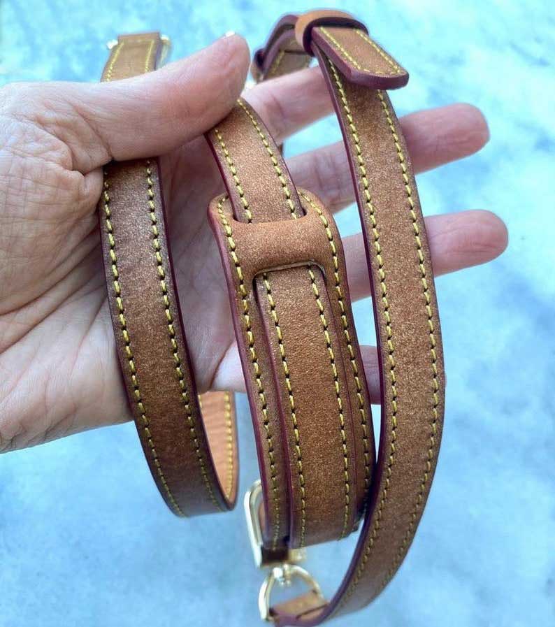 CROSSBODY STRAP WITH PAD