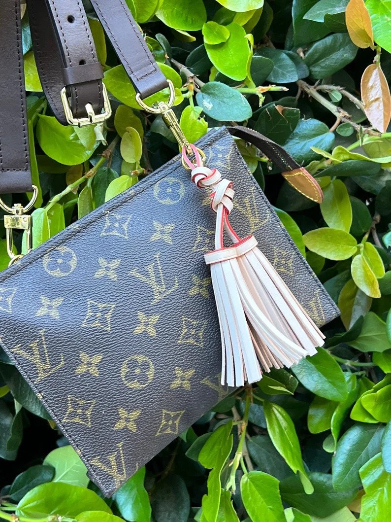 AUTHENTIC LOUIS VUITTON TOILETRY 19 + Complimentary Accessories
