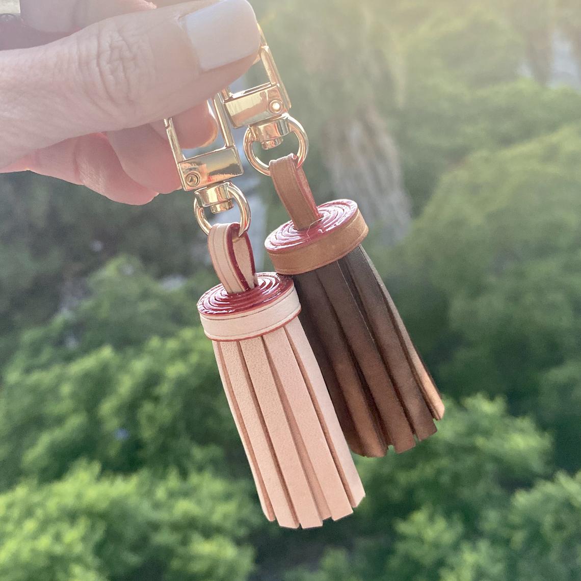 VACHETTA LEATHER TASSEL
