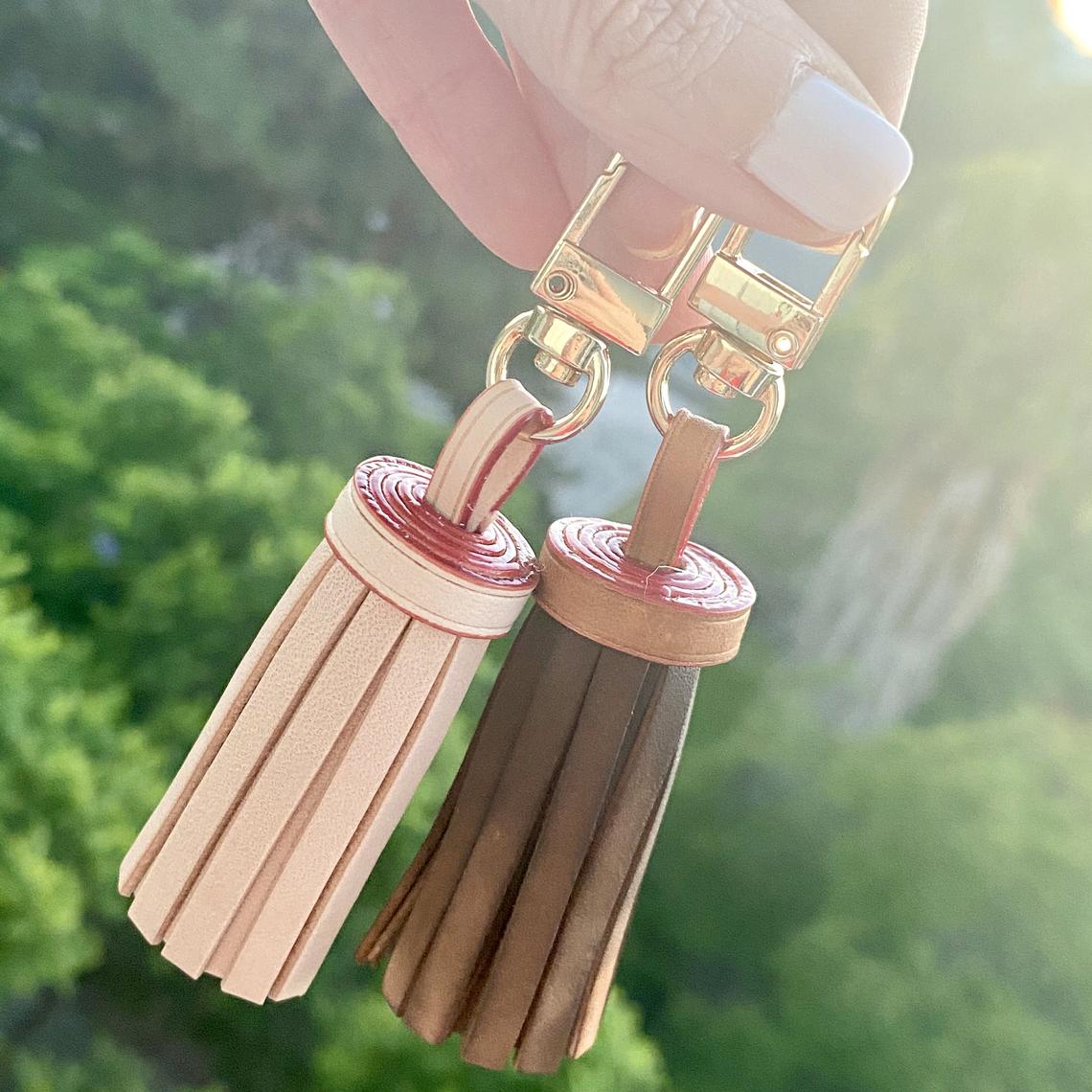 VACHETTA LEATHER TASSEL