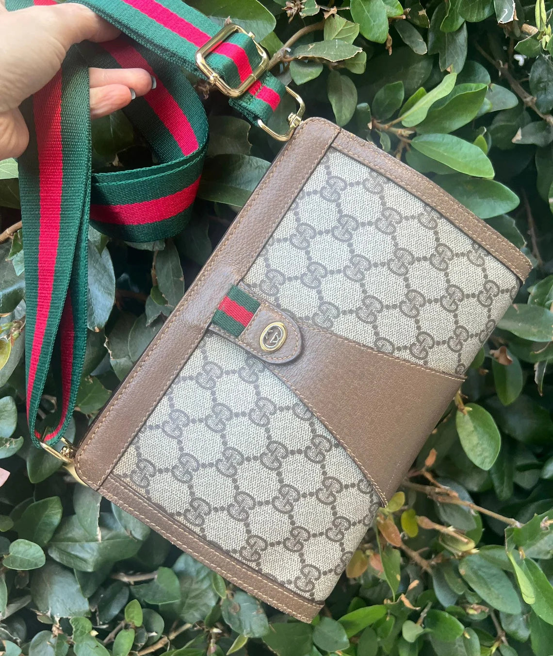 GUCCI CERTIFIED AUTHENTIC VINTAGE CLUTCH + Complimentary straps