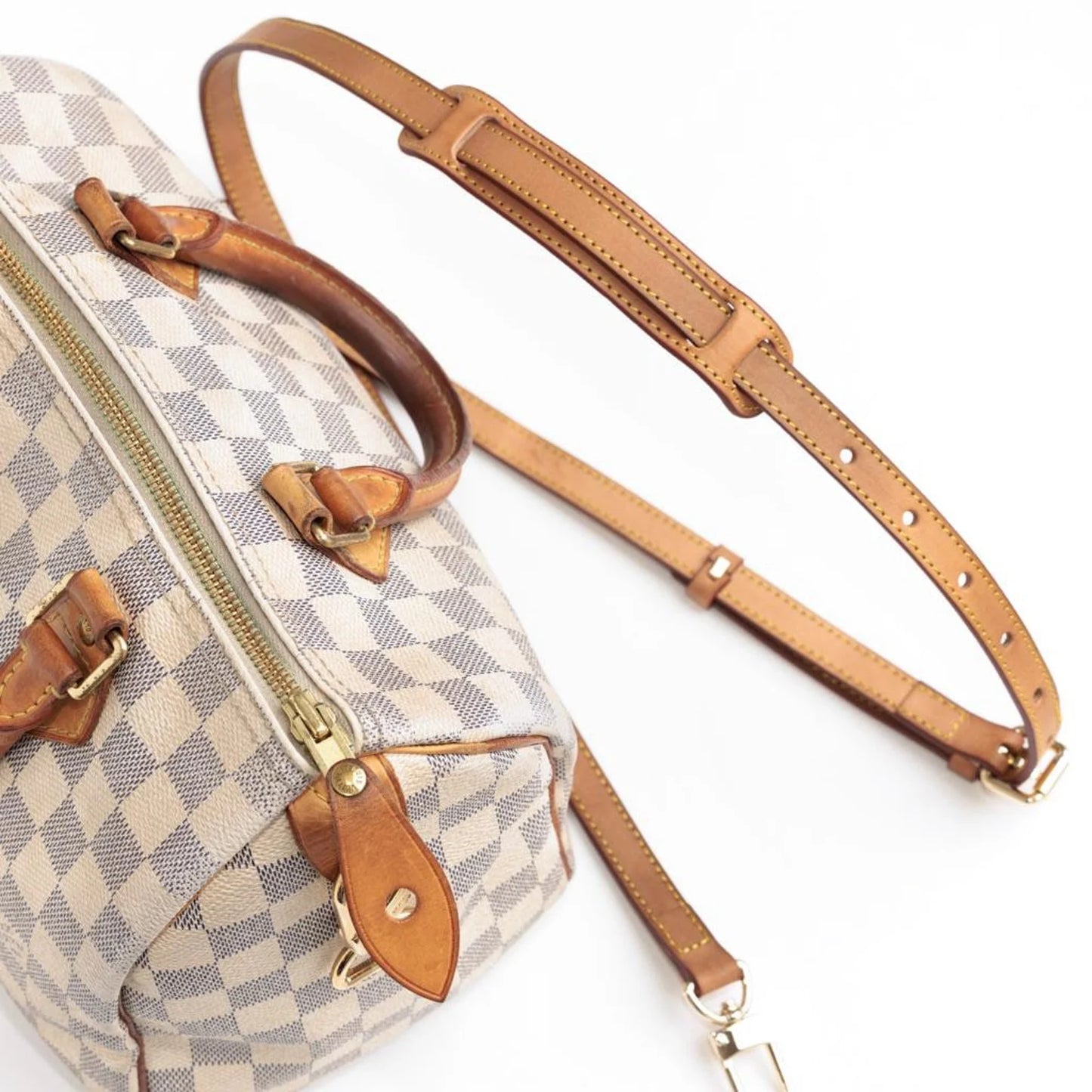 40-49” ADJUSTABLE CROSSBODY VACHETTA STRAP SHOULDER PAD