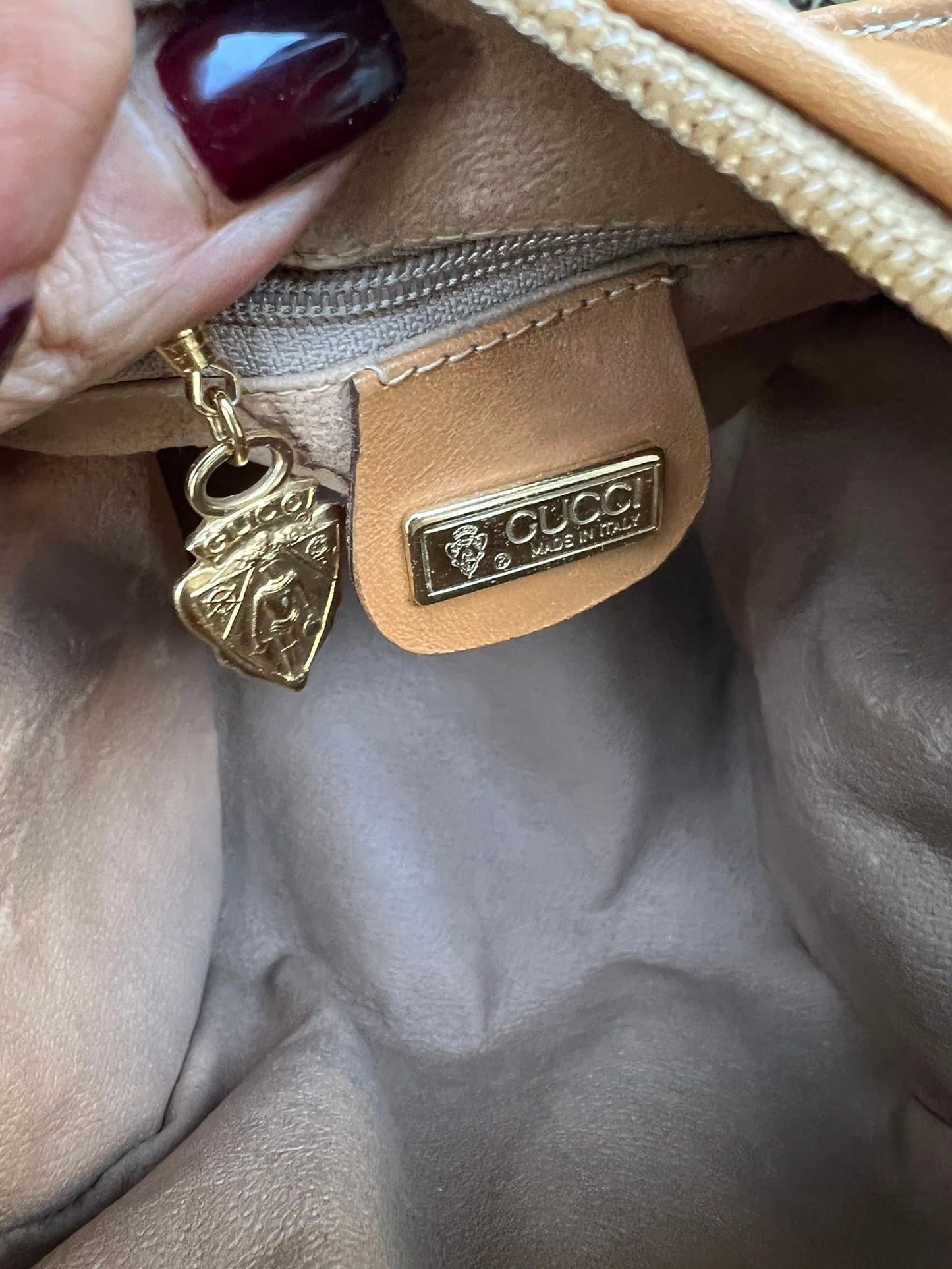 GUCCI CERTIFIED AUTHENTIC VINTAGE Crossbody Clutch - White Bag - GG