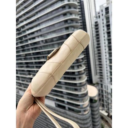 CHLOÉ Cream Leather Wristlet Clutch