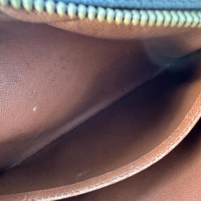 LOUIS VUITTON Compiegne 23 Clutch