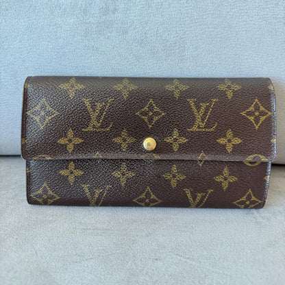 LOUIS VUITTON Monogram Sarah Wallet