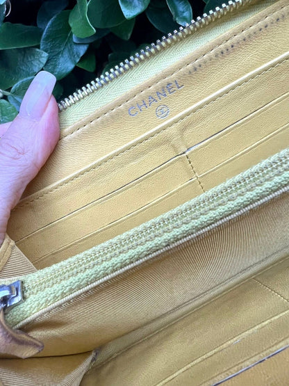 CHANEL AUTHENTIC Long Wallet