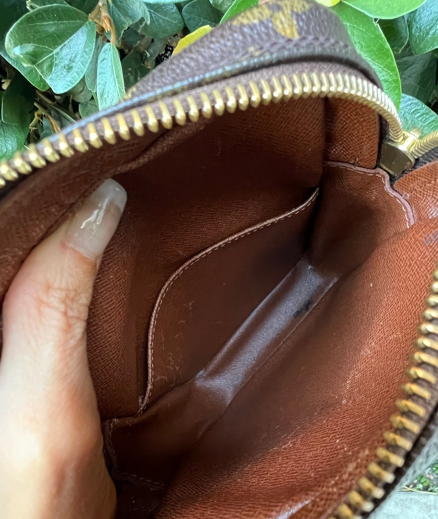 Authentic LOUIS VUITTON Vintage Monogram Canvas Amazone Shoulder Bag - AR1021