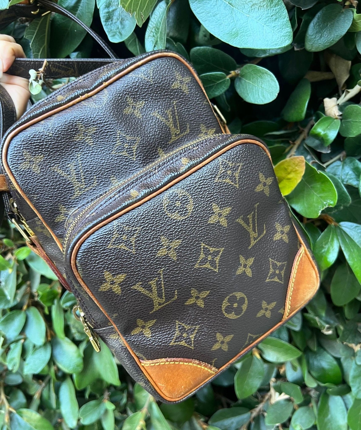 Authentic LOUIS VUITTON Vintage Monogram Canvas Amazone Shoulder Bag - AR1021