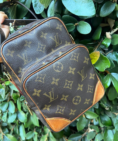 Authentic LOUIS VUITTON Vintage Monogram Canvas Amazone Shoulder Bag - AR1021