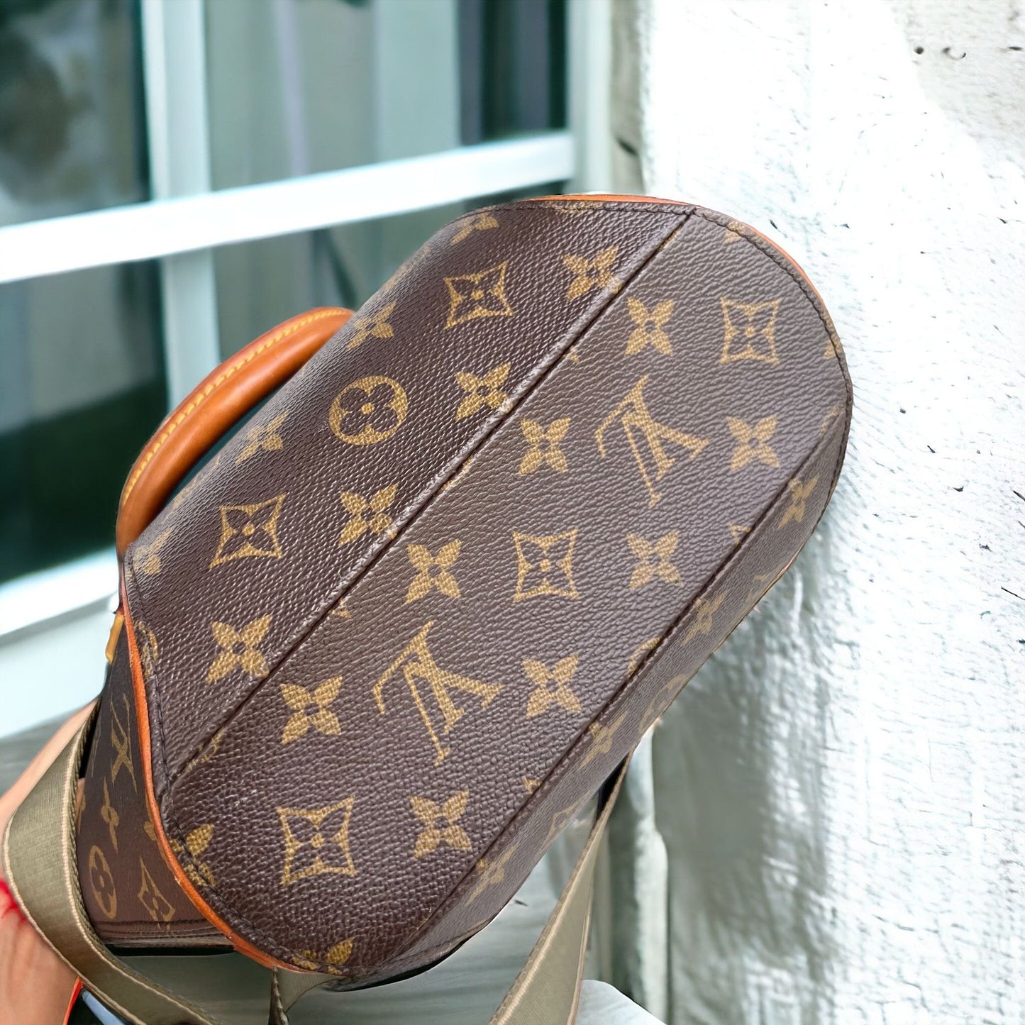 Authentic LOUIS VUITTON Ellipse pm- LV Monogram Brown Canvas Handbag