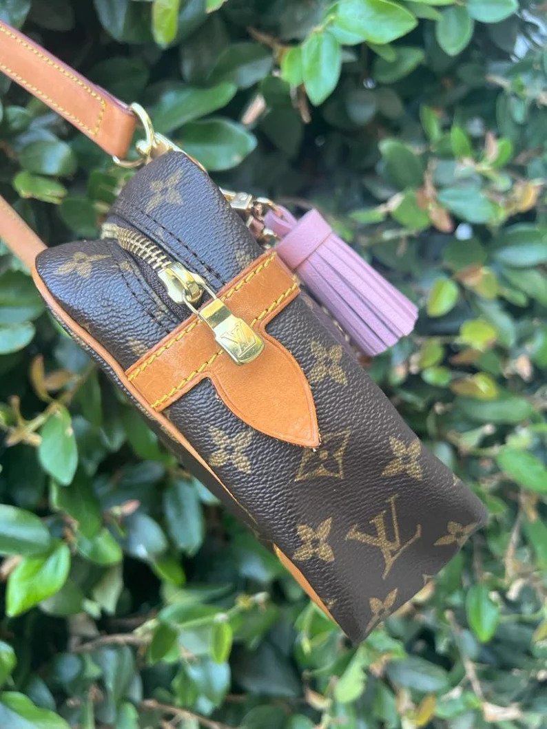 Louis Vuitton Compeigne 28 on sale