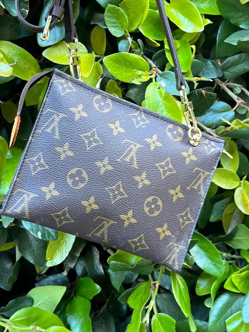 AUTHENTIC LOUIS VUITTON TOILETRY 19 Complimentary Accessories Sexy Little Vintage