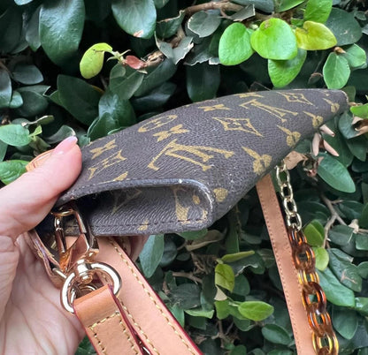 AUTHENTIC LOUIS VUITTON POUCH + Complimentary Accessories