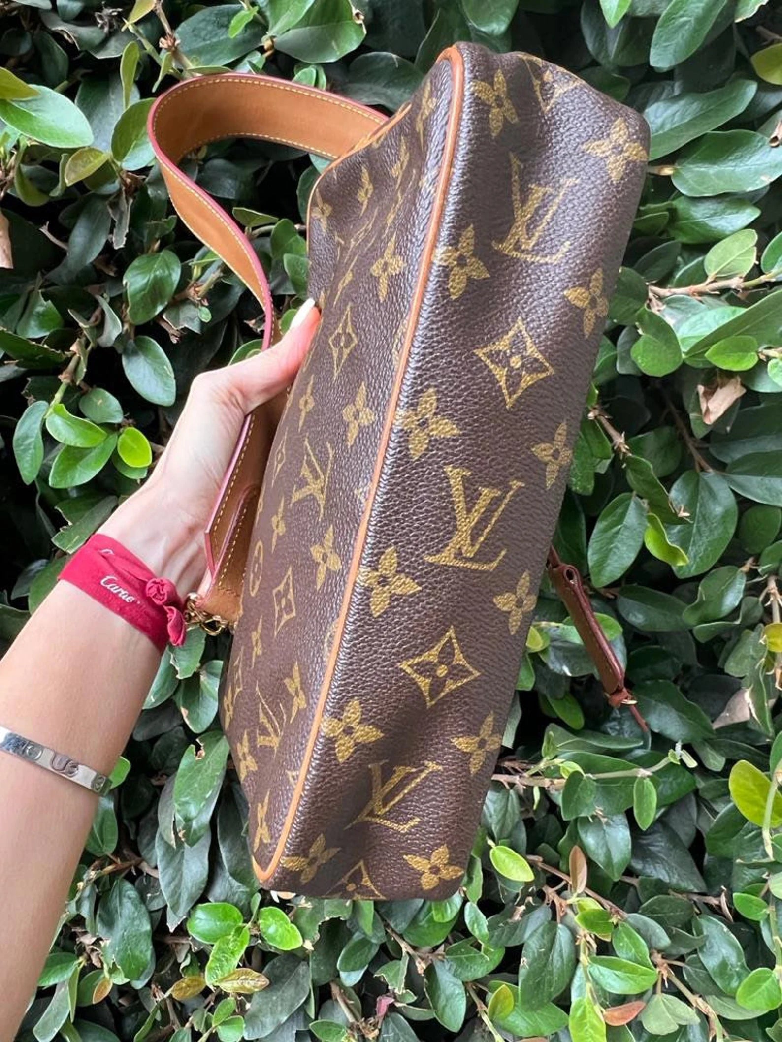 Zippy Louis Vuitton Compiegne 23 Converted Crossbody with Gold