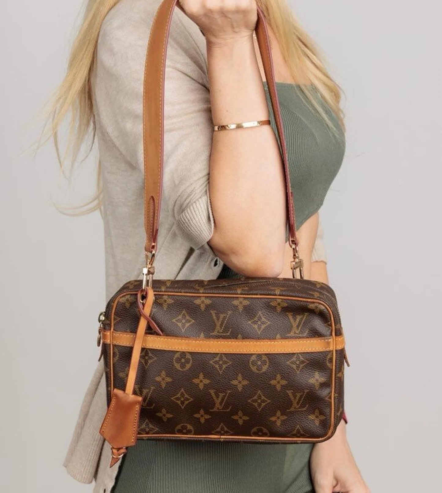 Zippy Louis Vuitton Compiegne 23 Converted Crossbody with Gold Chain &  Silver Straps Brown Leather ref.139332 - Joli Closet
