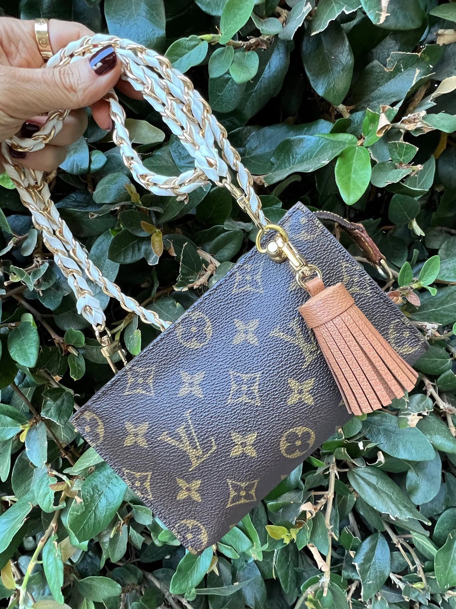 LOUIS VUITTON POUCH + Complimentary Accessories – Sexy Little Vintage
